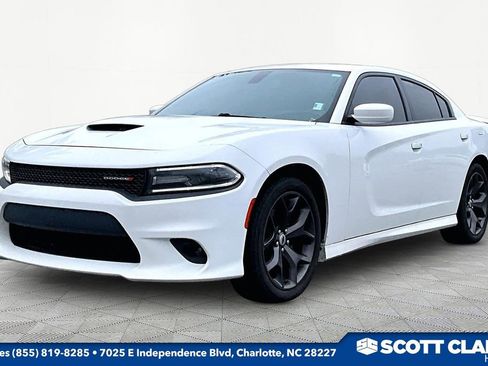 Used 2019 Dodge Charger GT RWD image 3