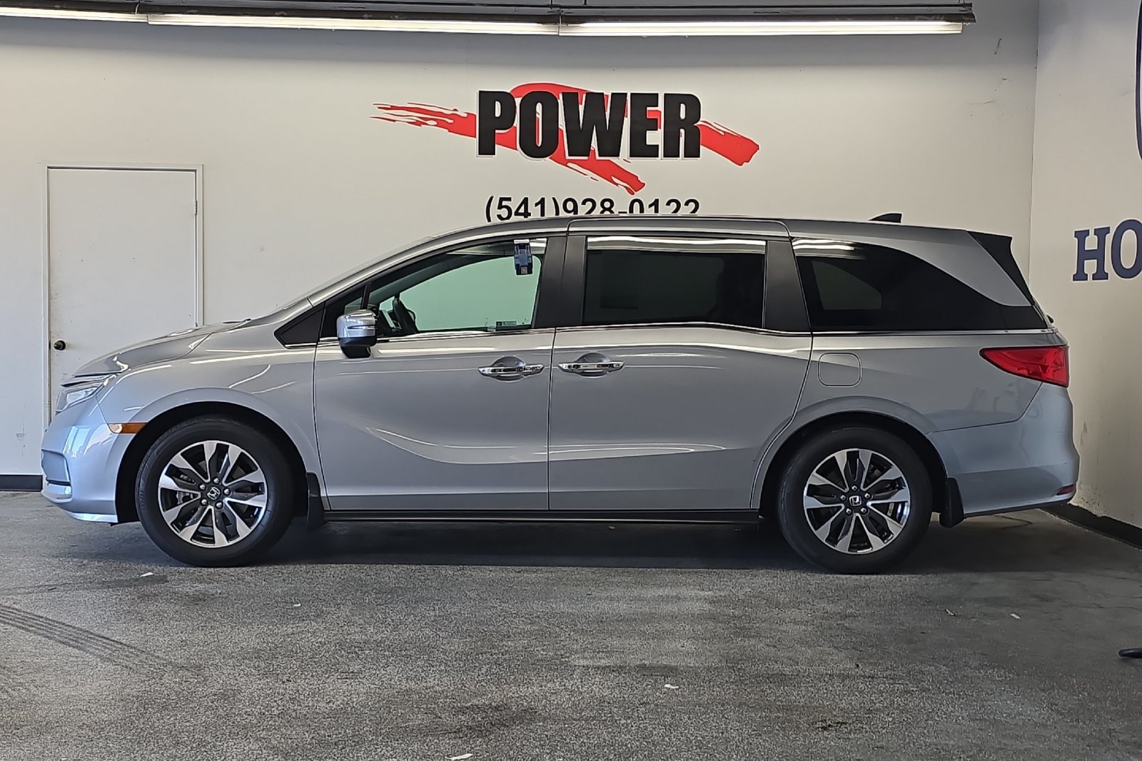 Used 2024 Honda Odyssey EX-L image 6