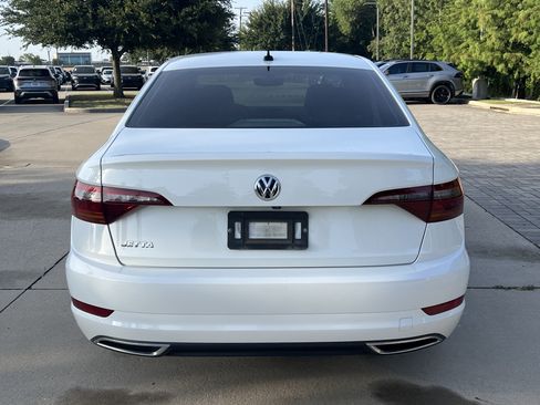 Used 2019 Volkswagen Jetta R-Line FWD image 8