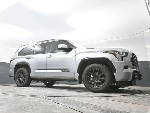 Used 2024 Toyota Sequoia Platinum AWD/4WD image 25