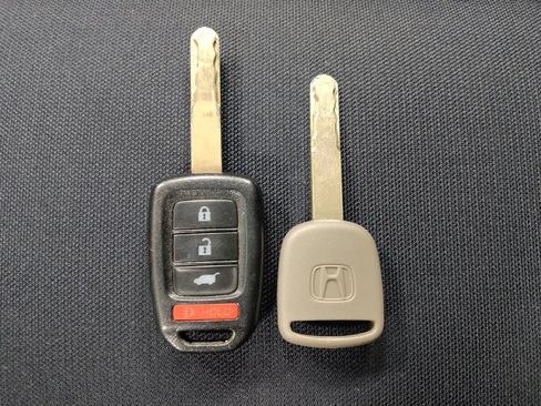 Used 2016 Honda CR-V LX image 32