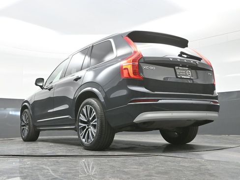 Used 2022 Volvo XC90 T5 Momentum w/ Protection Package Premier image 18