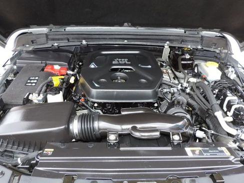 Used 2021 Jeep Wrangler Unlimited Sport image 14