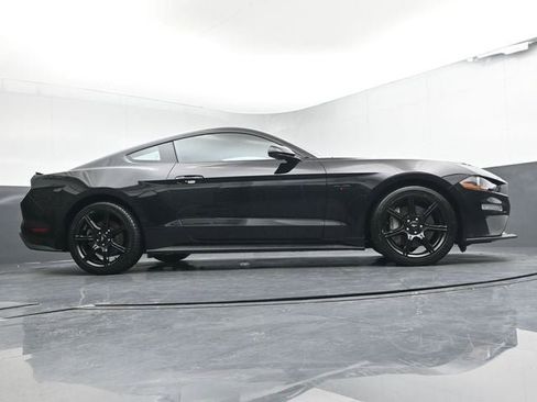 Used 2018 Ford Mustang GT w/ Black Accent Pkg RWD image 32