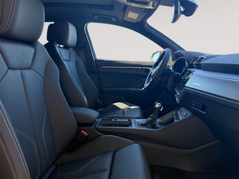 New 2025 Audi Q3 2.0T Premium image 15