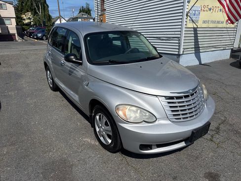 Used 2009 Chrysler PT Cruiser image 3