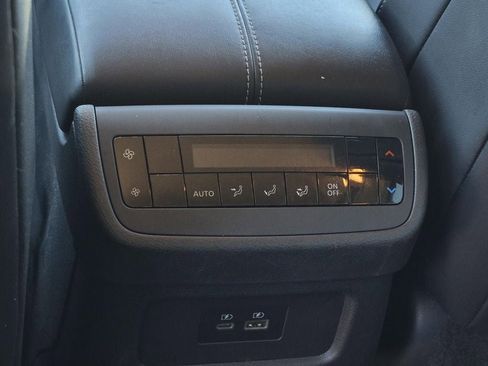 Used 2022 Nissan Pathfinder SL image 17