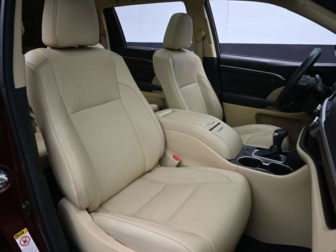 Used 2014 Toyota Highlander Limited Platinum AWD/4WD image 26