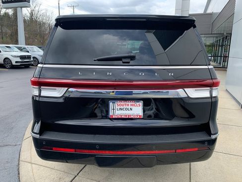 Used 2024 Lincoln Navigator Reserve image 4
