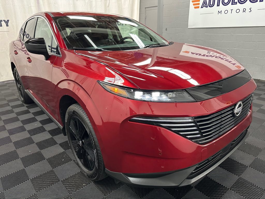 Used 2025 Nissan Murano SV AWD/4WD image 2