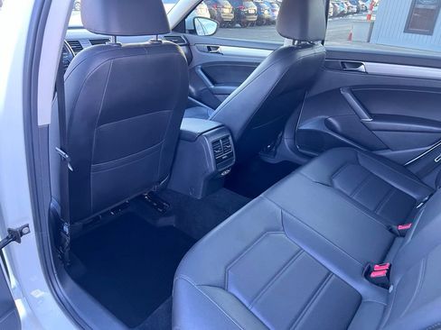 Used 2019 Volkswagen Passat 2.0T Wolfsburg w/ Wheels & Sunroof Package image 16