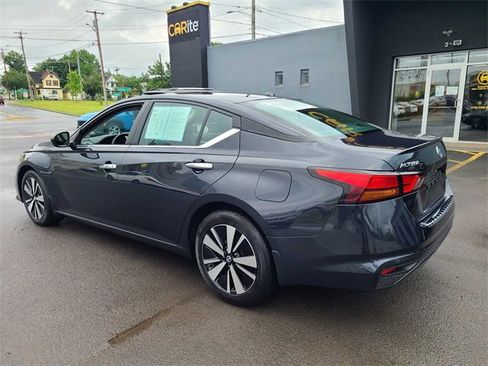 Used 2022 Nissan Altima 2.5 SV image 9
