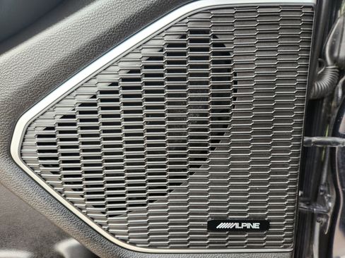 Used 2023 Jeep Grand Cherokee Limited w/ Trailer Tow Prep Group (B) image 12