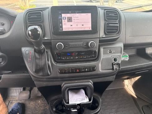 Used 2023 RAM ProMaster 2500 w/ Convenience Group FWD image 4