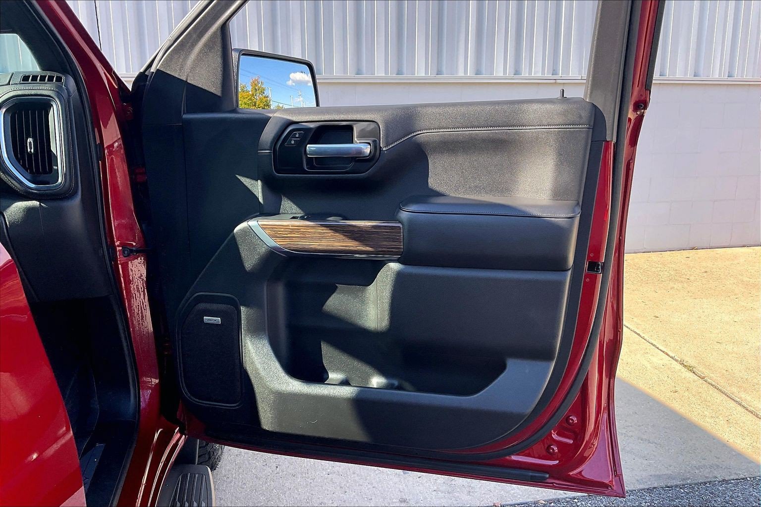 Used 2021 Chevrolet Silverado 1500 High Country w/ Z71 Off-Road Package AWD/4WD image 28