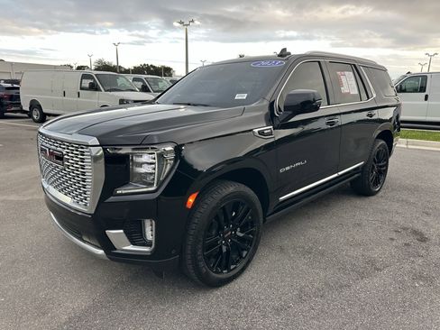 Used 2023 GMC Yukon Denali w/ Denali Reserve Package image 5