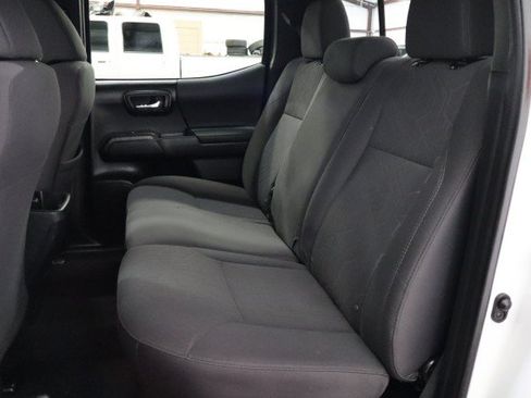 Used 2019 Toyota Tacoma TRD Off-Road AWD/4WD image 45