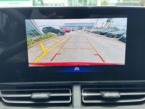 Used 2025 Chevrolet Trax LT FWD image 26