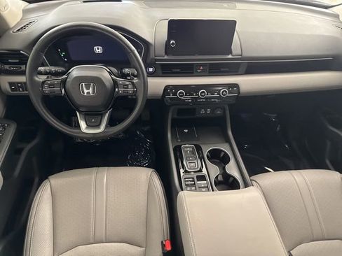 Certified 2025 Honda Pilot Elite image 30