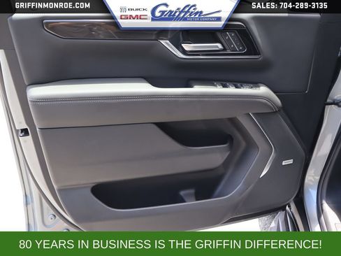 New 2026 GMC Yukon Elevation w/ Elevation Premium Package AWD/4WD image 13