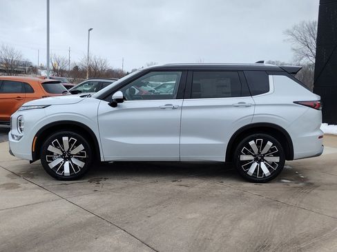 New 2026 Mitsubishi Outlander SEL image 20