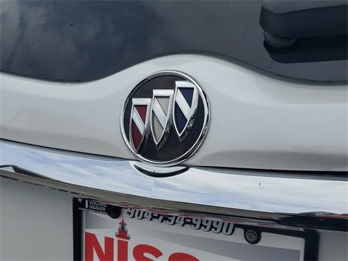 Used 2018 Buick Enclave Essence image 8