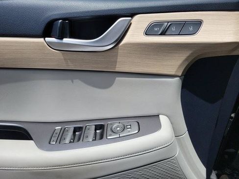 Certified 2024 Hyundai Palisade Limited FWD image 23