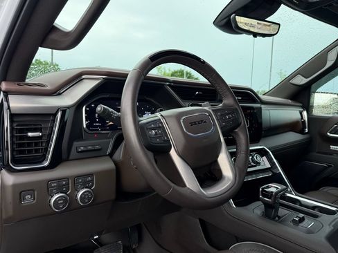 Used 2026 GMC Sierra 1500 Denali AWD/4WD image 11