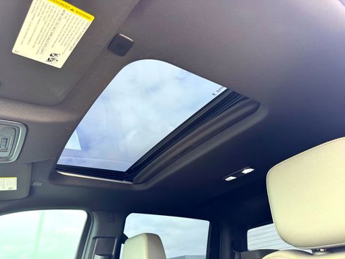 Used 2024 Chevrolet Silverado 2500 ZR2 image 14