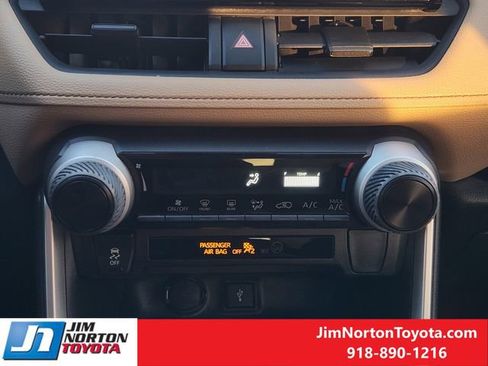 Used 2020 Toyota RAV4 LE image 20