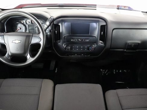 Used 2018 Chevrolet Silverado 1500 Custom w/ Custom Convenience Package AWD/4WD image 8