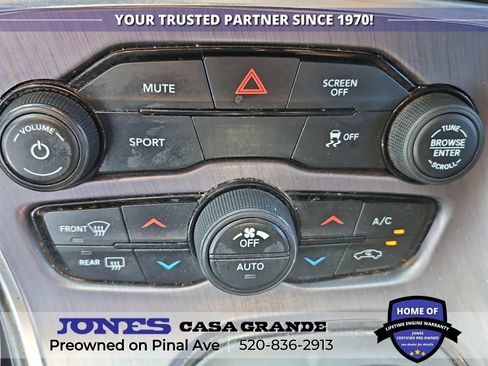 Used 2018 Dodge Challenger SXT RWD image 15