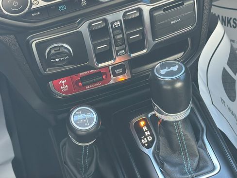 Certified 2021 Jeep Wrangler Unlimited Rubicon w/ Cold Weather Group image 30