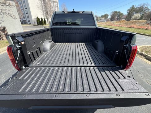 Used 2026 Toyota Tundra Limited AWD/4WD image 9