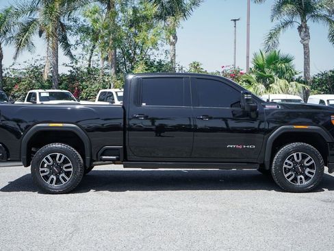Used 2023 GMC Sierra 2500 AT4 AWD/4WD image 11
