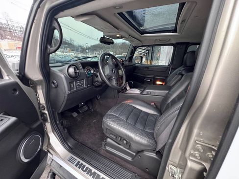 Used 2005 HUMMER H2 SUT w/ Preferred Equipment Group image 10