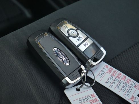 Used 2020 Ford Fusion SE AWD/4WD image 29