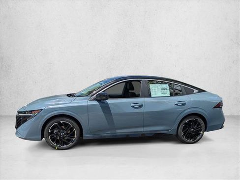 New 2026 Nissan Sentra SR FWD image 5