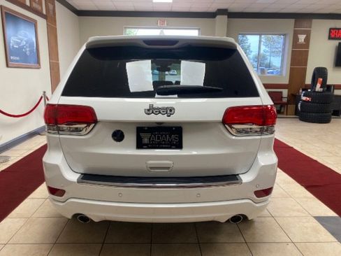 Used 2017 Jeep Grand Cherokee Overland image 4