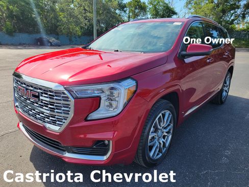 Used 2024 GMC Terrain Denali w/ Denali Premium Package AWD/4WD image 1