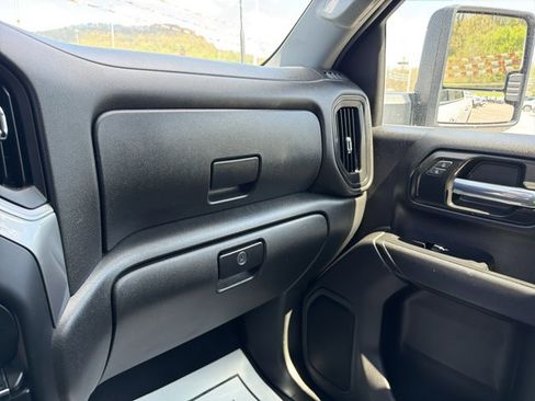 Used 2023 Chevrolet Silverado 2500 Custom w/ Gooseneck/5TH Wheel Package image 22