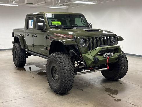 Used 2023 Jeep Gladiator Mojave w/ LED Lighting Group AWD/4WD image 2