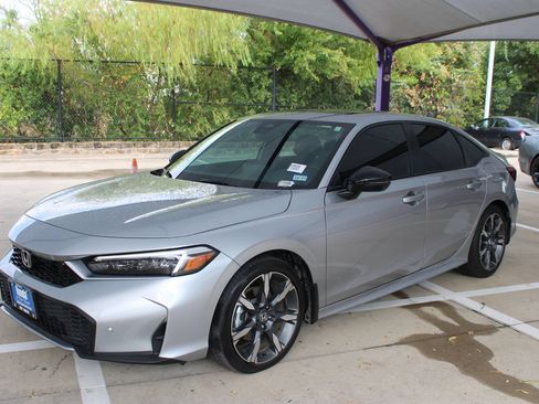 Used 2025 Honda Civic Sport image 1