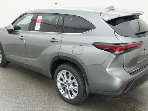New 2026 Toyota Highlander Limited AWD/4WD image 8