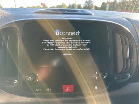 Used 2018 FIAT 500L Pop w/ Premium Group image 14