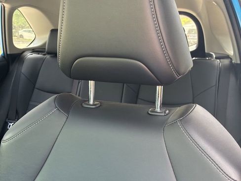 Used 2021 Toyota RAV4 XLE Premium image 5