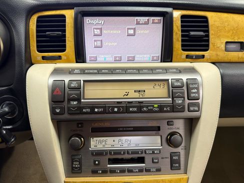 Used 2003 Lexus SC 430 Convertible RWD image 26