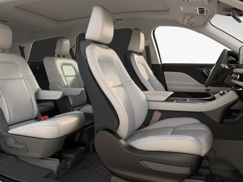 Used 2026 Lincoln Aviator AWD image 28
