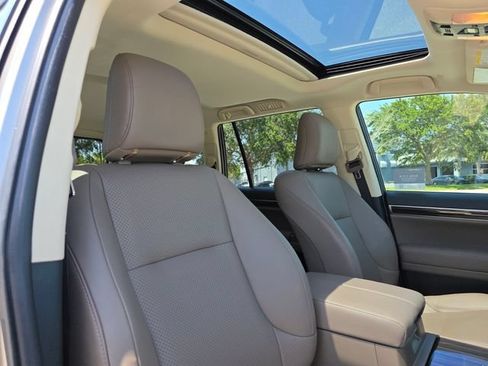 Used 2023 Lexus GX 460 Luxury w/ Sport Design Package AWD/4WD image 11