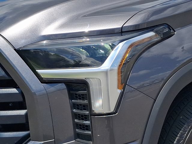 Used 2025 Toyota Tundra SR5 w/ SR5 Convenience Package AWD/4WD image 9